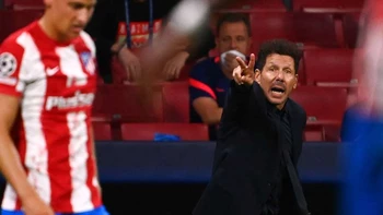 <br />
Atlético Madrid, actual campeón, pierde contra último clasificado, Alavés<br />
<br />
Atlético Madrid, actual campeón, pierde contra último clasificado, Alavés<br />