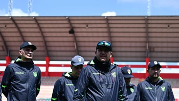 Villegas pretende dejar en La Paz a los jugadores que corren riesgo de suspensión Villegas pretende dejar en La Paz a los jugadores que corren riesgo de suspensión