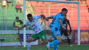 Bolívar volvió a enfriar a Real Tomayapo con su triunfo en Tarija (1-3) Bolívar volvió a enfriar a Real Tomayapo con su triunfo en Tarija (1-3)