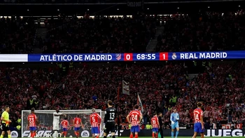 Antiviolencia propone cerrar el Metropolitano dos semanas y multar al Atlético con 65.000 euros Antiviolencia propone cerrar el Metropolitano dos semanas y multar al Atlético con 65.000 euros