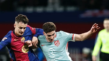 Atlético de Madrid tumbó al Barcelona y es único líder de la liga española Atlético de Madrid tumbó al Barcelona y es único líder de la liga española