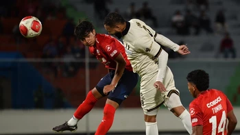Empate (1-1) intrascendente entre Universitario de Vinto y Wilstermann Empate (1-1) intrascendente entre Universitario de Vinto y Wilstermann