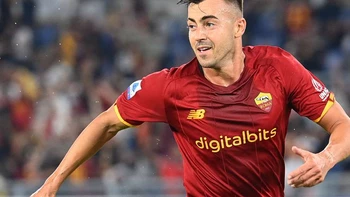 La Roma se pone líder en el partido 1.000 de Mourinho La Roma se pone líder en el partido 1.000 de Mourinho