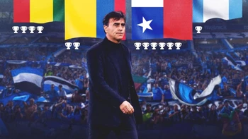 Gremio hizo oficial la contratación de Gustavo Quinteros como su nuevo DT (video) Gremio hizo oficial la contratación de Gustavo Quinteros como su nuevo DT (video)