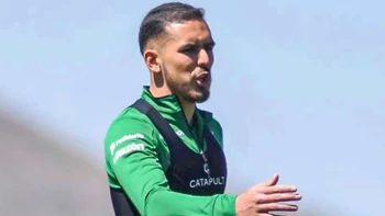 Luis Haquin, primer legionario en incorporarse a la selección nacional Luis Haquin, primer legionario en incorporarse a la selección nacional