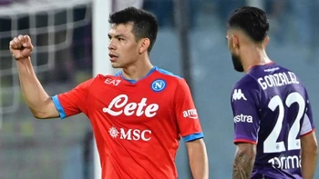 El líder Nápoles superó (2-1) a la Fiorentina y sigue imparable en la Serie A El líder Nápoles superó (2-1) a la Fiorentina y sigue imparable en la Serie A