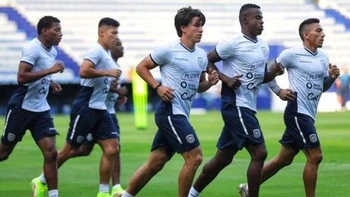 Ecuador trabaja a doble turno en Guayaquil y se completará este martes Ecuador trabaja a doble turno en Guayaquil y se completará este martes
