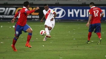 Perú recibe a Chile en decisivo "clásico del Pacífico" (21:00) Perú recibe a Chile en decisivo "clásico del Pacífico" (21:00)