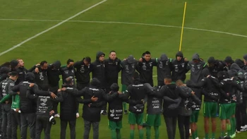 Una Bolivia en coma recibe este domingo a Perú, que ahora pelea por boleto a Catar Una Bolivia en coma recibe este domingo a Perú, que ahora pelea por boleto a Catar