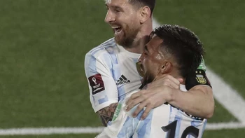 Argentina golea a Uruguay (3-0) y se acerca más a la clasificación Argentina golea a Uruguay (3-0) y se acerca más a la clasificación