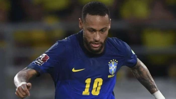 Neymar abrió las puertas al adiós y Brasil tropezó en las eliminatorias Neymar abrió las puertas al adiós y Brasil tropezó en las eliminatorias