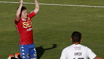 Unión Española venció (0-1) a Colo Colo con un golazo de Alejandro Chumacero Unión Española venció (0-1) a Colo Colo con un golazo de Alejandro Chumacero