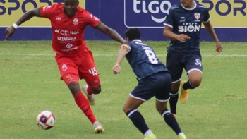 Guabirá derrotó en casa a Royal Pari (3-2) y está un paso asegurar la Copa Sudamericana Guabirá derrotó en casa a Royal Pari (3-2) y está un paso asegurar la Copa Sudamericana