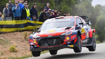 Neuville ganó el Rally de España y Ogier sigue líder del campeonato Neuville ganó el Rally de España y Ogier sigue líder del campeonato