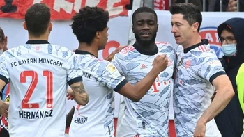 Bayern de Múnich goleó al Leverkusen y asesta golpe de autoridad en Bundesliga Bayern de Múnich goleó al Leverkusen y asesta golpe de autoridad en Bundesliga