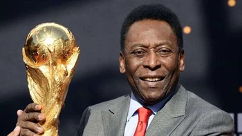 Pelé celebra animado sus 81 años y Santos le rinde homenaje Pelé celebra animado sus 81 años y Santos le rinde homenaje