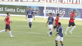 Wilstermann ratifica su levantada con contundente triunfo sobre Royal Pari (4-1) Wilstermann ratifica su levantada con contundente triunfo sobre Royal Pari (4-1)