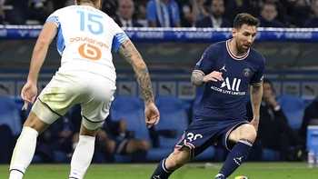 París SG resiste con diez un empate (0-0) en el clásico francés París SG resiste con diez un empate (0-0) en el clásico francés