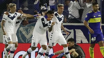 Vélez vence a Boca y trepa al tercer puesto del torneo 2021 de Argentina Vélez vence a Boca y trepa al tercer puesto del torneo 2021 de Argentina