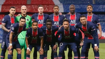 Roban la billetera a un jugador del PSG Roban la billetera a un jugador del PSG