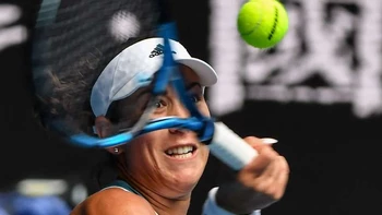 Muguruza debuta dominante en Australia; Medvedev y Schwartzman pasan de ronda Muguruza debuta dominante en Australia; Medvedev y Schwartzman pasan de ronda