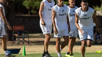 Franz Gonzáles, el boliviano que se abre camino en el fútbol argentino (video) Franz Gonzáles, el boliviano que se abre camino en el fútbol argentino (video)