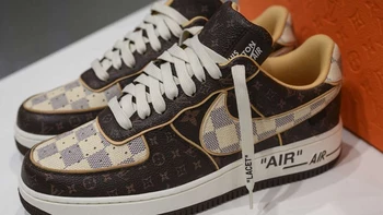 Modelo de zapatillas Nike-Louis Vuitton será subastada en 2.000 dólares Modelo de zapatillas Nike-Louis Vuitton será subastada en 2.000 dólares