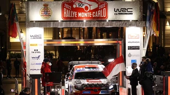 Ogier supera a Loeb en la primera especial híbrida del Rally de Montecarlo Ogier supera a Loeb en la primera especial híbrida del Rally de Montecarlo