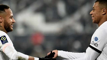 El PSG gana sin Messi en Burdeos gracias a Neymar y Mbappé El PSG gana sin Messi en Burdeos gracias a Neymar y Mbappé