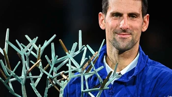 Djokovic se toma revancha ante Medvedev en París y bate récord de Masters 1.000 ganados Djokovic se toma revancha ante Medvedev en París y bate récord de Masters 1.000 ganados