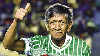Roberto Pérez, el cañonero del fútbol boliviano Roberto Pérez, el cañonero del fútbol boliviano