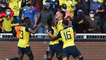 Ecuador se consolida en el tercer lugar tras su ajustado triunfo ante el colero Venezuela (1-0) Ecuador se consolida en el tercer lugar tras su ajustado triunfo ante el colero Venezuela (1-0)