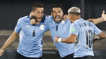 Uruguay, en franca lucha por un cupo al Mundial tras golear (4-1) a Venezuela Uruguay, en franca lucha por un cupo al Mundial tras golear (4-1) a Venezuela