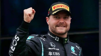 Bottas ganó la carrera esprint y se queda con la "pole" del Gran Premio de Brasil Bottas ganó la carrera esprint y se queda con la "pole" del Gran Premio de Brasil