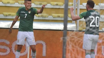 Bolivia goleó por 3-0 a Uruguay, que se hunde, y mantiene chance de clasificación Bolivia goleó por 3-0 a Uruguay, que se hunde, y mantiene chance de clasificación