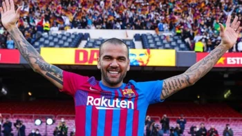 La cláusula de rescisión de Dani Alves con el Barcelona es millonaria La cláusula de rescisión de Dani Alves con el Barcelona es millonaria