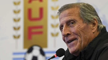 Tabárez fue cesado como DT de la selección uruguaya Tabárez fue cesado como DT de la selección uruguaya