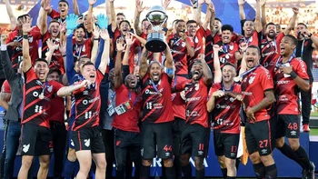 Paranaense, campeón de la Copa Sudamericana Paranaense, campeón de la Copa Sudamericana