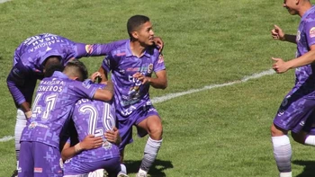 Real Potosí-Always Ready (3-2): cayó el líder en la Villa Imperial Real Potosí-Always Ready (3-2): cayó el líder en la Villa Imperial