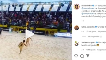Ronaldinho se lució en un torneo de futvóley (video) Ronaldinho se lució en un torneo de futvóley (video)