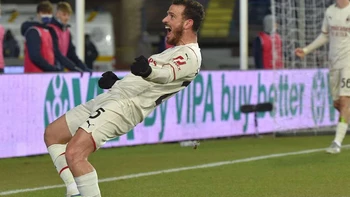 Milan mantiene el ritmo del Inter, Nápoles se descuelga Milan mantiene el ritmo del Inter, Nápoles se descuelga