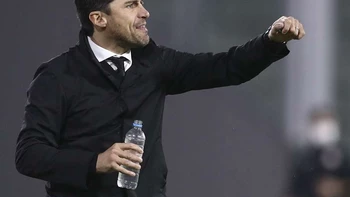 Inter de Brasil contrata al técnico uruguayo Alexander Medina Inter de Brasil contrata al técnico uruguayo Alexander Medina