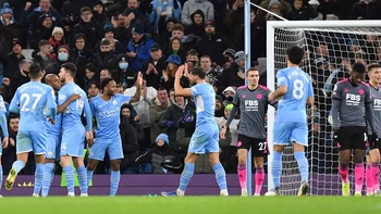 Manchester City derrotó al Brentford y aventaja al Chelsea en ocho puntos Manchester City derrotó al Brentford y aventaja al Chelsea en ocho puntos