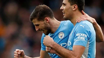 Rodri da triunfo al Manchester City, Lanzini al West Ham Rodri da triunfo al Manchester City, Lanzini al West Ham