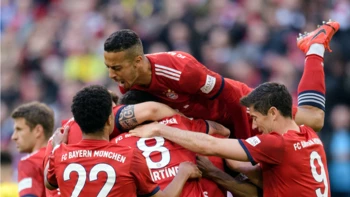El Bayern Múnich da un golpe de autoridad goleando al Borussia Dortmund (5-0) El Bayern Múnich da un golpe de autoridad goleando al Borussia Dortmund (5-0)