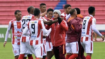 Los clubes de la División Profesional no aflojan en las contrataciones Los clubes de la División Profesional no aflojan en las contrataciones