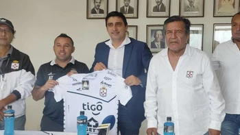 Andrés Marinangeli fue presentado como DT de Real Santa Cruz Andrés Marinangeli fue presentado como DT de Real Santa Cruz