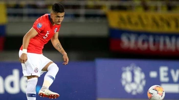 Nicolás Díaz sustituye al lesionado Eugenio Mena en la selección de Chile Nicolás Díaz sustituye al lesionado Eugenio Mena en la selección de Chile