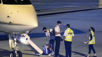 Messi dio negativo a la prueba de Covid-19 y viajó a Francia Messi dio negativo a la prueba de Covid-19 y viajó a Francia