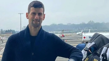 Un problema de visado bloquea la entrada de Djokovic en Australia Un problema de visado bloquea la entrada de Djokovic en Australia